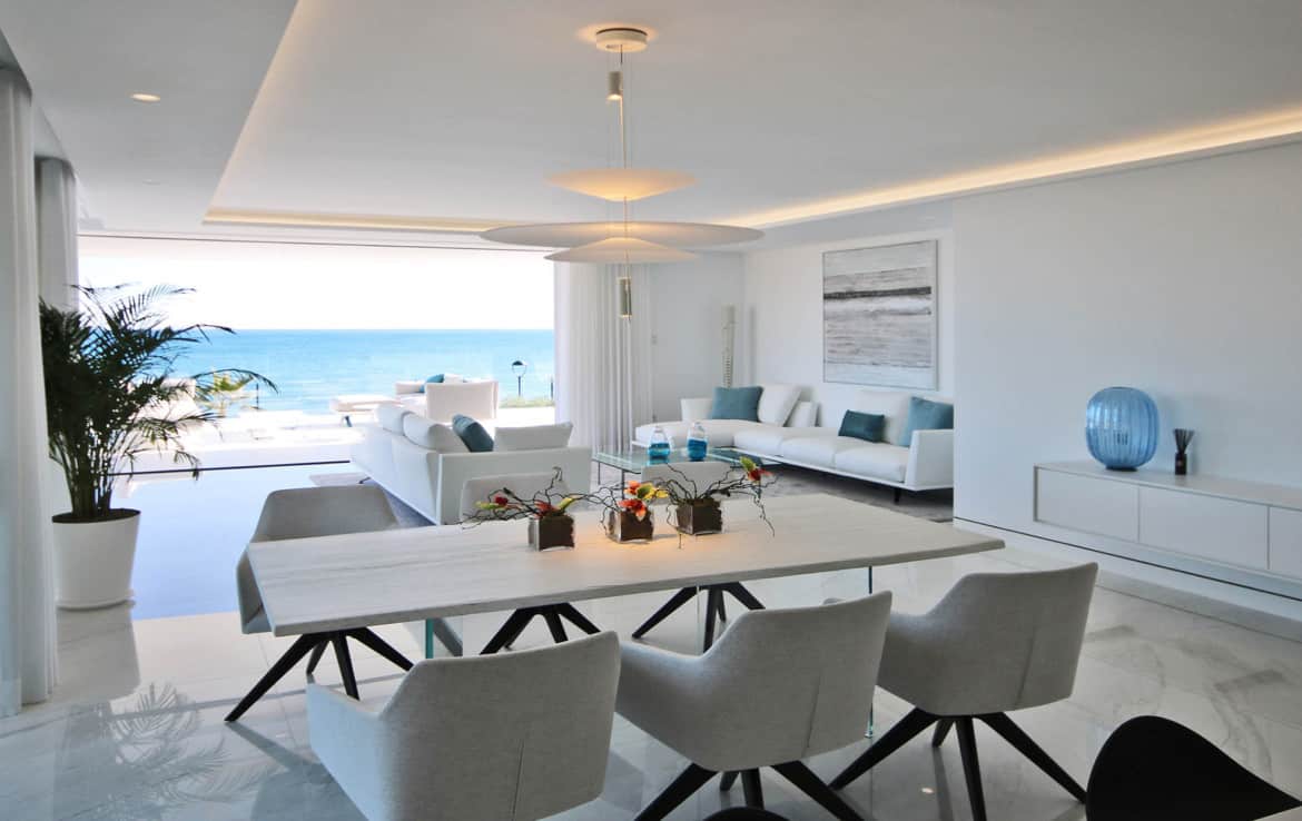Sea front apartments - dining room with a view - New Golden Mile