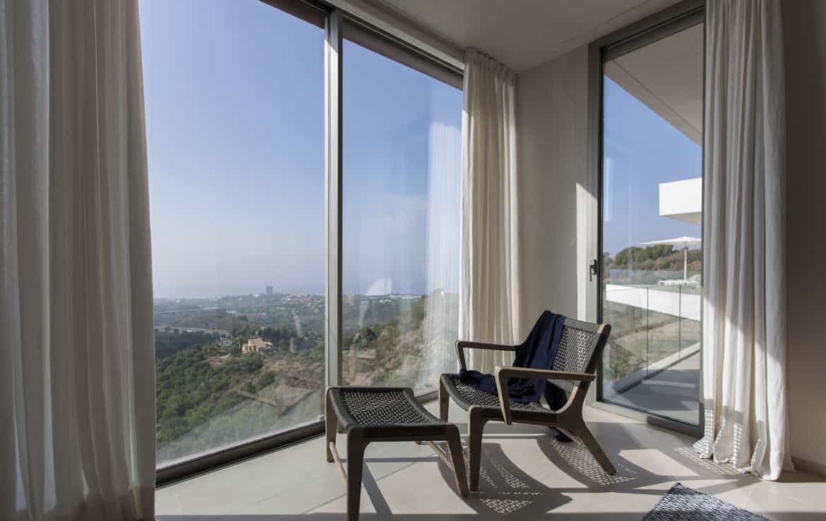 Villa te koop in luxe-wijk Altos de los Monteros, Marbella, adembenemende zeezichten