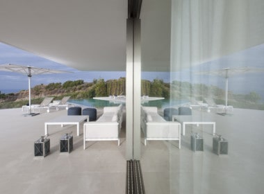 Villa te koop in luxe-wijk Altos de los Monteros, Marbella, gezellig overdekt terras, pool en uniek zicht