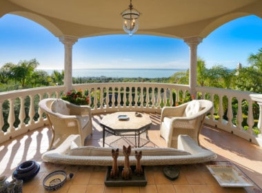 VILLA TE KOOP Marbella-Klassieke villa met guest house-Sierra Blanca-5slpk-HighLivingRealEstate-02