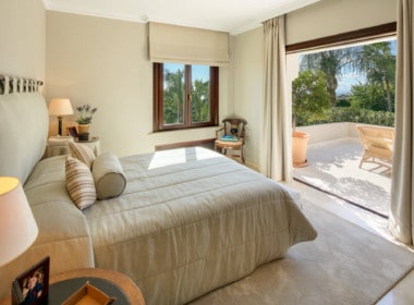 VILLA TE KOOP Marbella-Klassieke villa met guest house-Sierra Blanca-5slpk-HighLivingRealEstate-09